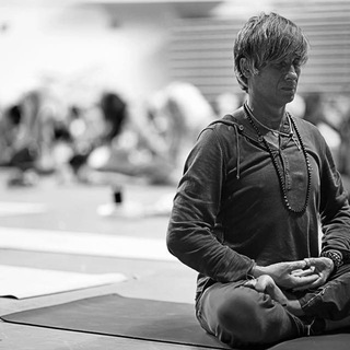 【禅ヨガ】 禅の逆輸入!Odaka Yoga®のロベルト先生、フラ...