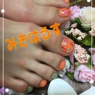 ジェルネイル、ハンドフット2000円
