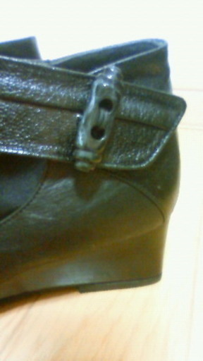 ミナカイの本革の靴、OTTOの厚底スニーカー