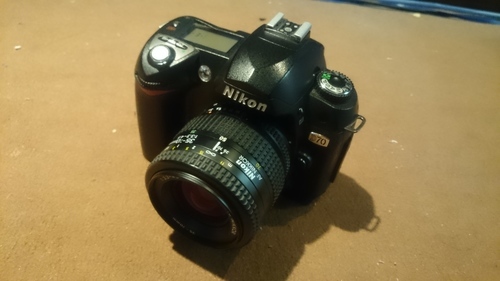 初心者向け 一眼レフカメラ Nikon D70