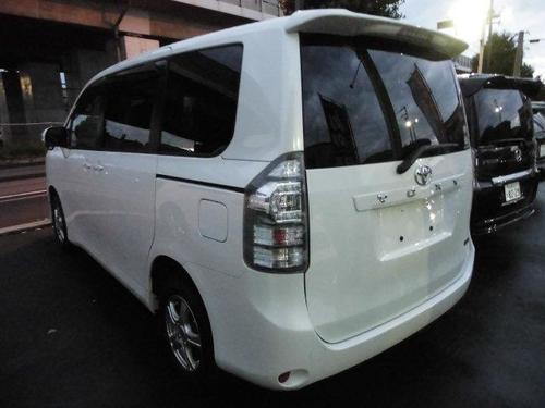 トヨタ ヴォクシー 走行距離8 000km 2wd 4wd切替スイッチ 左パワースライドドア カーショップケーワン 札幌のヴォクシーの中古車 ジモティー トヨタ ヴォクシー 走行距離8 000km 2wd 4wd切替スイッチ 左パワースライドドア カーショップケーワン 札幌のヴォクシーの中古車 ジモティー