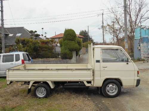 三菱 デリカトラック 3方 旧車 ホワイト ピックアップトラック ｋｉｎｇｓ阪奈山頂店 大東の三菱の中古車 ジモティー