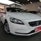  ボルボ V40 T4　 （ホワイト） ハッチバック