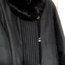 【終了】女性用ラビットファー衿付シルクのコート（黒）　大きめのフ...
