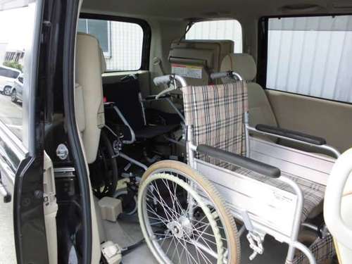 日産 セレナ 2 0 s チェアキャブ スロープタイプ 車いす2名仕様福祉車両 ブラック ミニバン ｂｅｎｅｓａ 福岡のセレナの中古車 ジモティー