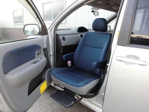 トヨタ シエンタ 1 5 G ウェルキャブ 車いす仕様車 スロープタイプ タイプi助手席回転シート付 6人乗り シルバー ミニバン ｂｅｎｅｓａ 福岡のシエンタの中古車 ジモティー