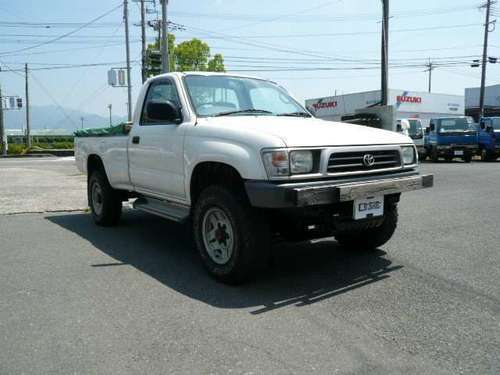 トヨタ ハイラックス Sキャブ3.0デイ-ゼル標準ボデイ4WD （ホワイト 