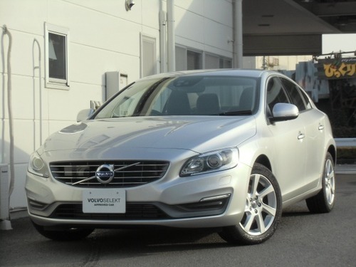 ボルボ S60 T4 Se15年newナビゲーションモデル試乗車 シルバーメタリック セダン ボルボ カーズ東大阪 東大阪のボルボ Volvo の中古車 ジモティー