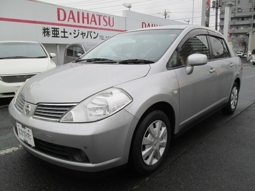 日産 ティーダラティオ 1 5 15g純正dvdナビdvd再生hid ソナ ダイヤモンドシルバー セダン アドジャパン 越谷の日産の中古車 ジモティー