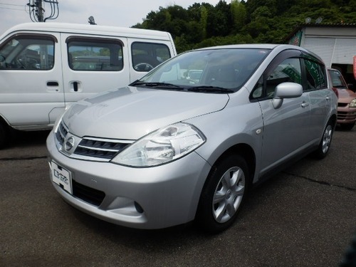 日産 ティーダ 1 5 15mhddナビワンセグ シルバー ハッチバック カーライフ キオロ 広島の日産の中古車 ジモティー