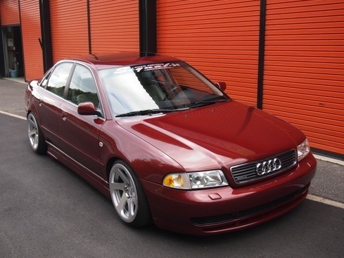 アウディ クワトロ左hサンルーフ V6 2 8l 北米仕様 ワインレッド セダン シグナル 広島のa4の中古車 ジモティー