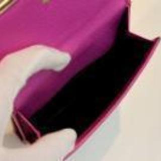 GUCCI(グッチ)　二つ折り財布　GGキャンバス柄　ピンク　中古ランク「B」