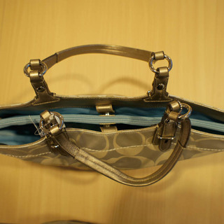 COACH(コーチ)F16175 カーリーシグネチャー　サテン　トートバッグ　未使用品(若干汚れ有)