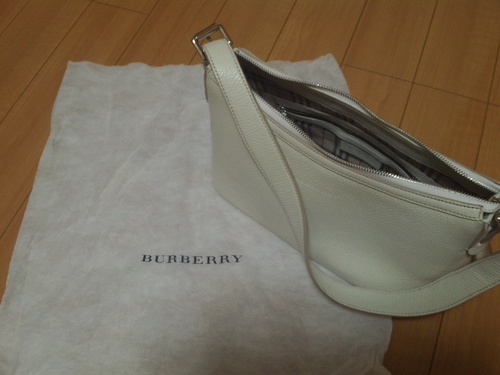 美品！正規品BURBERRY　バーバリー　バッグ　百貨店購入品　保存袋つき！