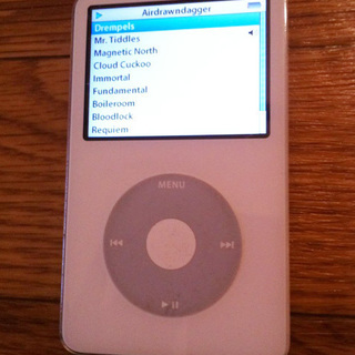 （終了しました）完動品 iPod classic 30GB カラ...