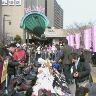 ★飯田橋ラムラフリーマーケット 開催日： 2011年12月23日(金)