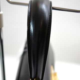 S.FERRAGAMO(フェラガモ)ガンチーニ　カーフスキン　ハンドバッグ　中古ランク「B」