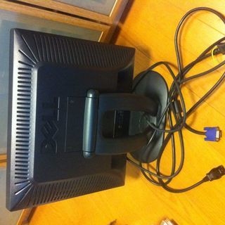 PCモニタ（ディスプレイ）17インチ・DELL製