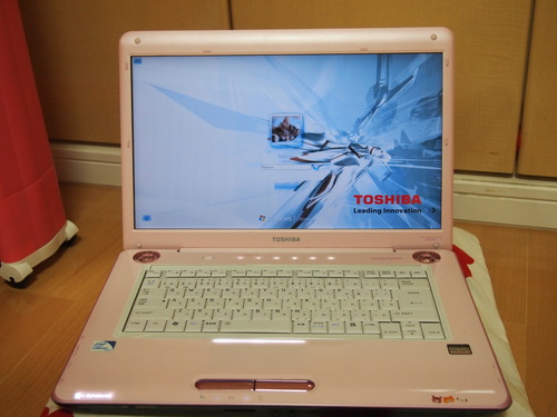 TOSHIBA Dynabook ピンク