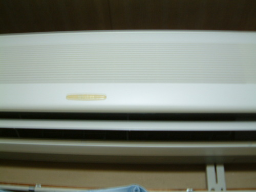 美品SHAPP　冷暖房エアコンエアコンAY-C25E　売ります。