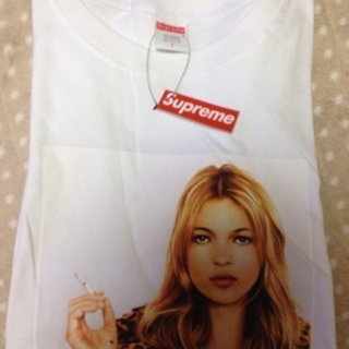 新品☆シュプリーム ケイトモス SIZE…Ｍ 色..白 | fgsnantienparra.org.au