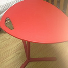IKEA赤いパソコンテーブル