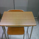 折りたたみ机＆椅子、生徒用机＆椅子　１セット１０００円で　売ります