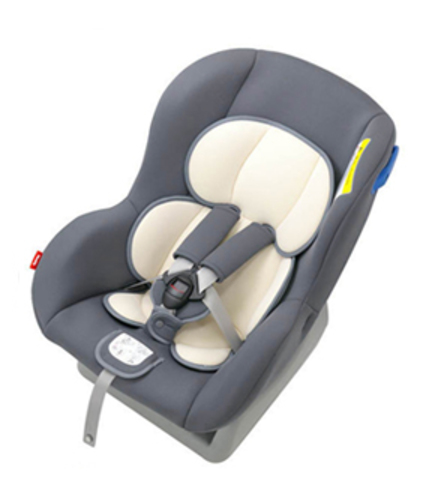 新品チャイルドシート（０歳～４歳）