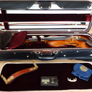 バイオリン　一式、教本、予備の弦、チューナー、音を抑える器具など...