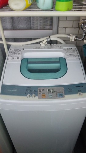 【終了】　簡易乾燥機能付洗濯機 HITACHI NW-5KR 5kg  2011年