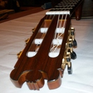 美しい西製ハンドメイドギターを免税で入手できるチャンス！