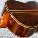 美しい西製ハンドメイドギターを免税で入手できるチャンス！