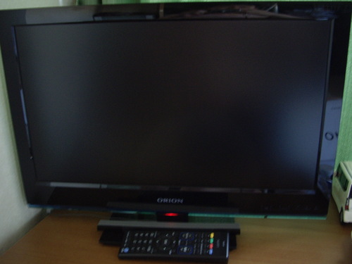 ORION　22型液晶テレビ　１０年製