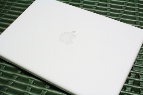 ファイナルカットエクスプレス付き MacBook whiteマックブック 白 13.3インチ　HDD160GB