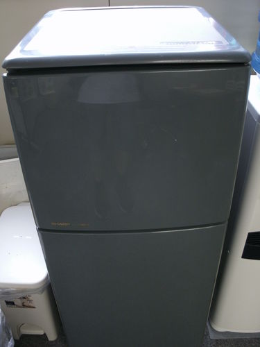 【9/8までエリア限定・送料無料】東京・亀戸発　　【シャープ製】２ドア冷蔵庫　ＳＪ－１３Ａ－Ａ　１２５Ｌ　８４００円→６８００円