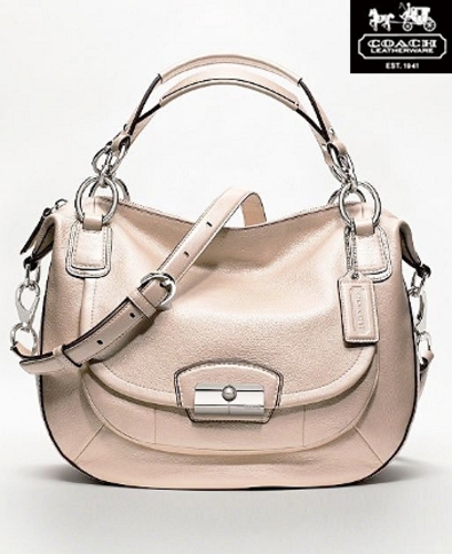 値下げ、送料込、スカーフ付き！COACH コーチ 人気のモデル