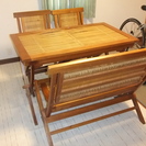 竹と木のテーブルと椅子