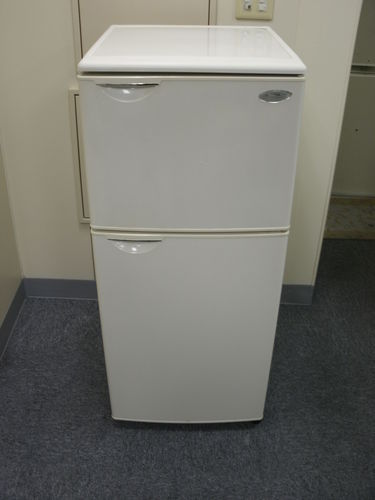 【値下げ・２３区エリア限定・送料無料・即日配達】　東芝社製　使いやすい２ドア冷蔵庫　１１５Ｌタイプ　ＧＲ－Ｙ１２Ｔ（Ｗ）　７８００円