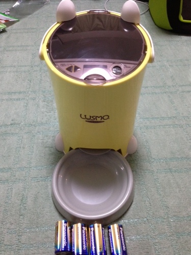 【ペット用品】　ルスモ　自動給餌器