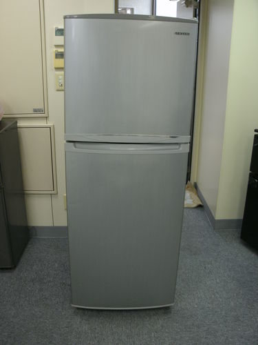 【都内２３区配送無料】サムソン製　２ドア冷蔵庫　ＳＲ－２３５Ｗ　２３２Ｌタイプ　少し大きめ冷蔵庫　８４００円
