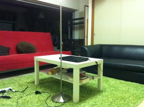 赤のソファベッド＆黒ソファ+白いテーブル　お譲りします