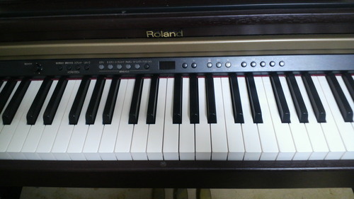 ローランド　電子ピアノ