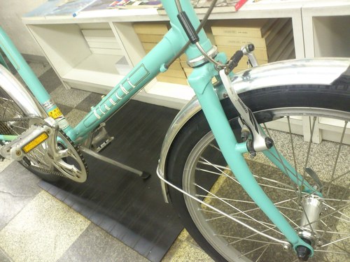 132]ビアンキ メルロー ミニベロ チェレステ タイヤ新品 品川区・目黒