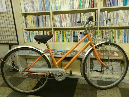 [167]品川区・目黒区・大田区・世田谷区・渋谷区・港区は無料配送　ミヤタ自転車　シティサイクル　26ンチ　3段変速　アルミフレーム　ローラーブレーキ　オレンジ
