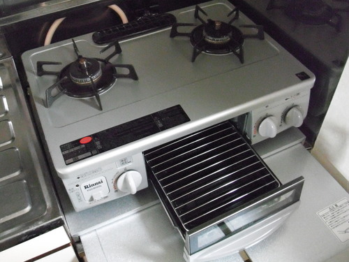 【中古】 リンナイグリル付き2口ガスコンロ + レンジテーブル 都市ガス(12A/13A) (nasiro) 帯広のキッチン家電の中古あげます