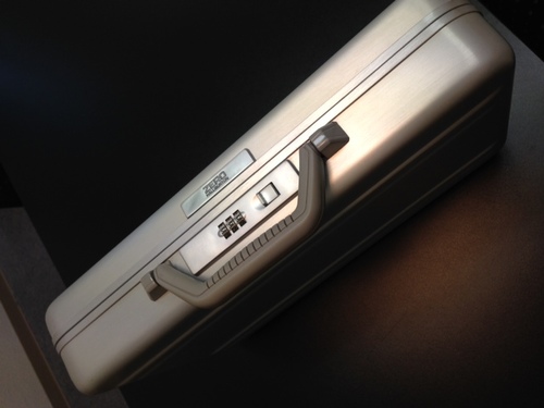 【中古】　ゼロハリバートン　ZERO HALLIBURTON