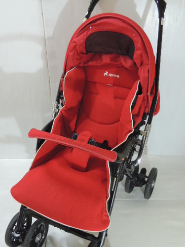 アップリカ☆ベビーカー☆RED