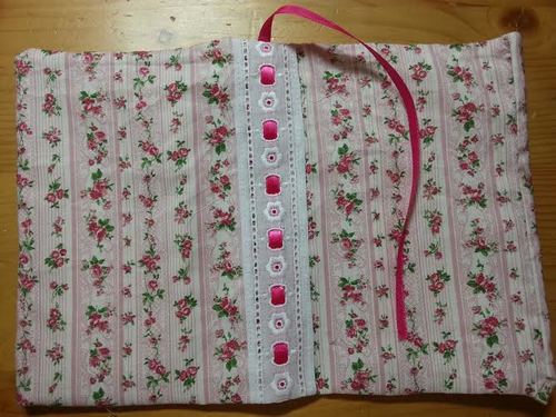 お花のブックカバー　ハンドメイド