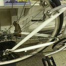 [217]アサヒ　SCM700　クロスバイク　700×28C　6段変速　Vブレーキ　タイヤ新品　ホワイト　品川区・目黒区・大田区・世田谷区・渋谷区・港区は無料配送