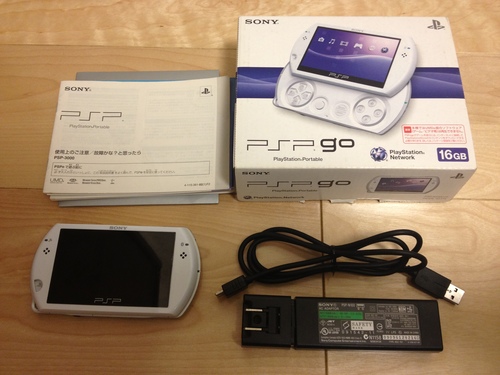 PSP GOのホワイト16GBホワイト　FW6.20